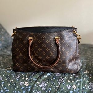 Louis Vuitton Pallas Tote Monogram Canvas MM Brown Noir Black